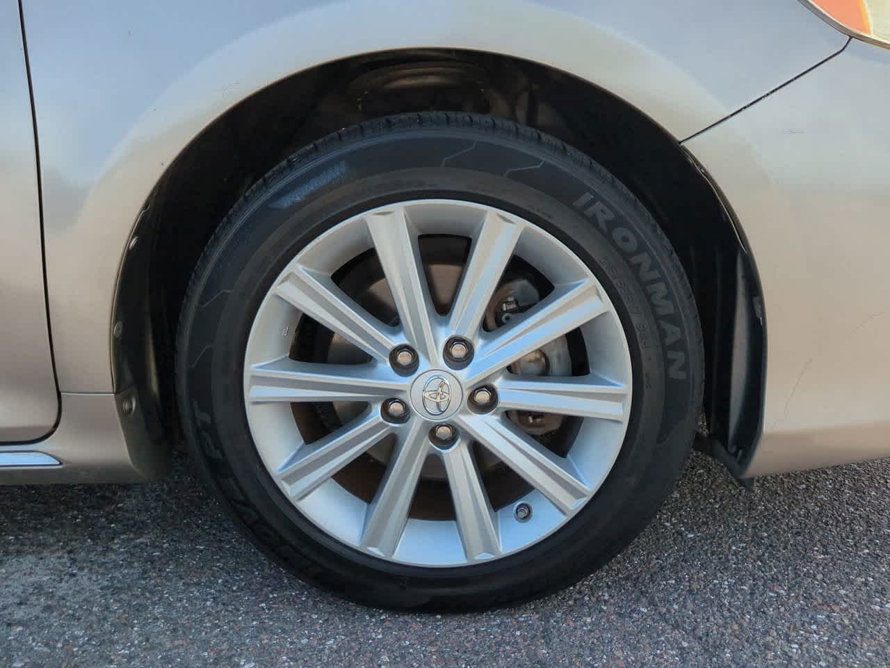 Thumbnail: 2014 Toyota Camry - 11