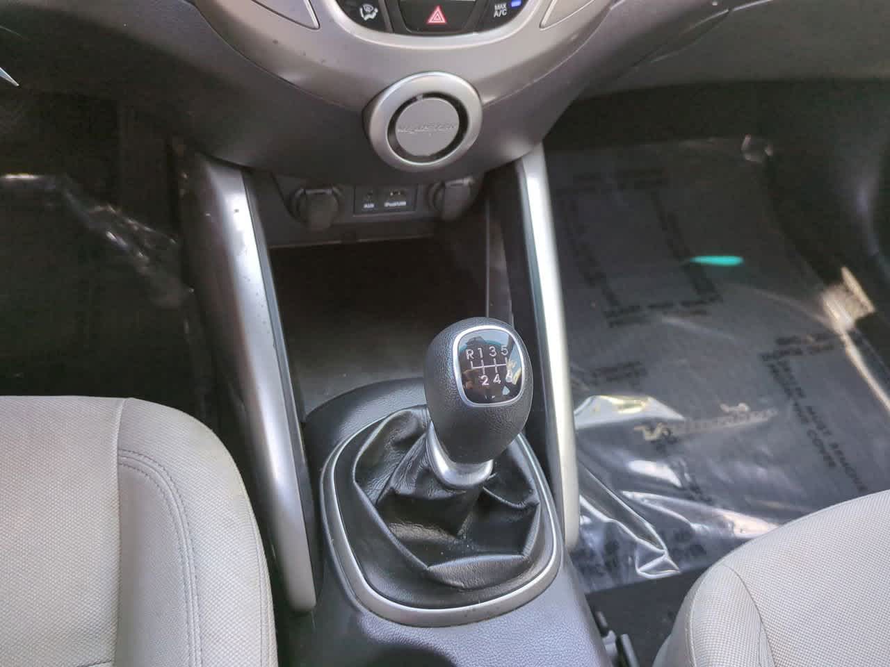 Thumbnail: 2014 Hyundai Veloster - 17