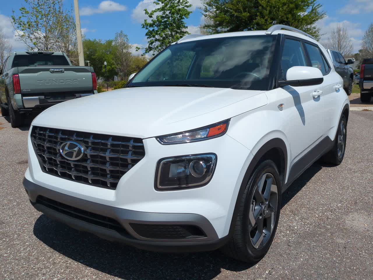 Thumbnail: 2025 Hyundai Venue - 2