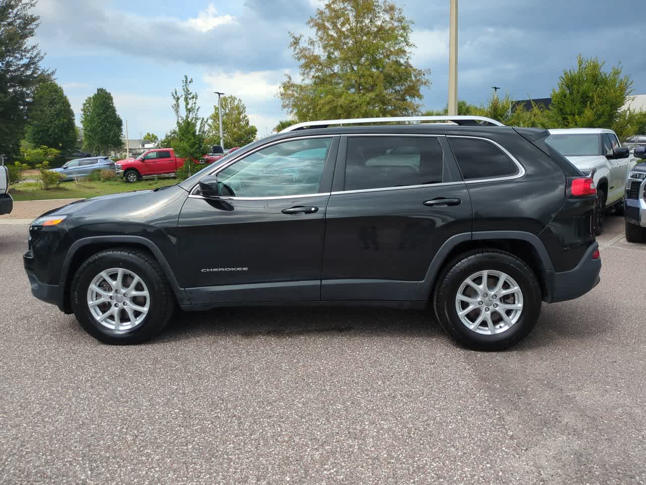 Thumbnail: 2015 Jeep Cherokee - 3