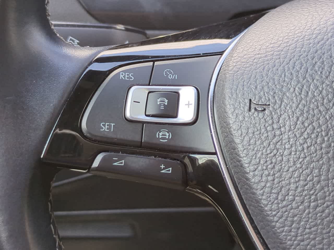 Thumbnail: 2019 Volkswagen Tiguan - 25