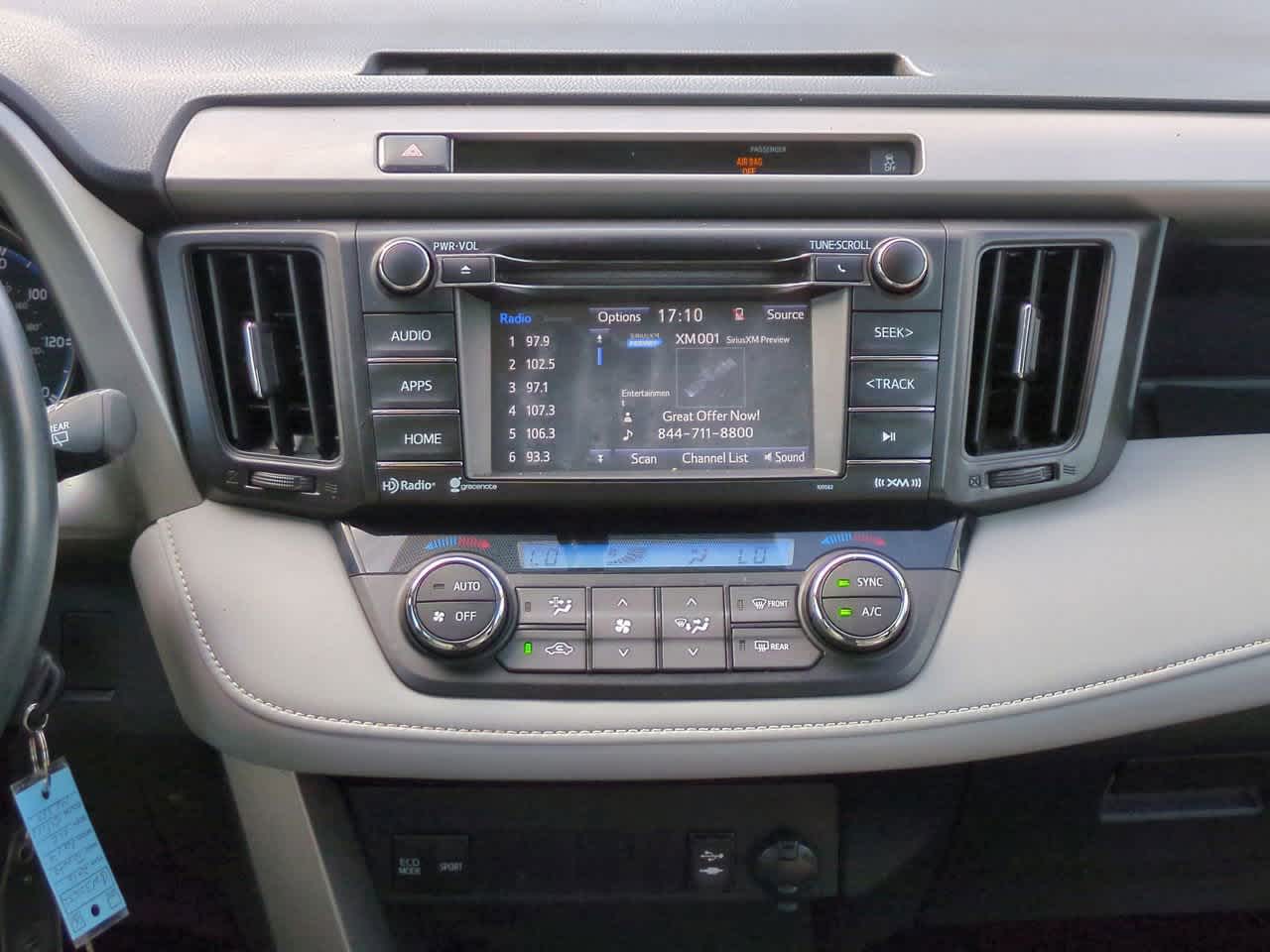 Thumbnail: 2016 Toyota RAV4 - 17