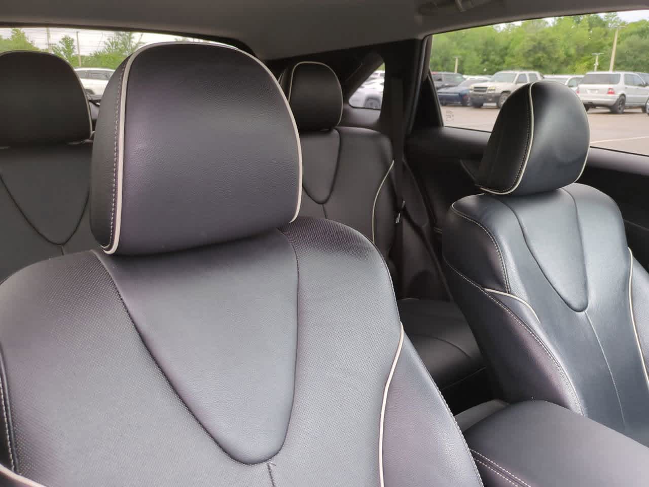 Thumbnail: 2015 Toyota Venza - 7