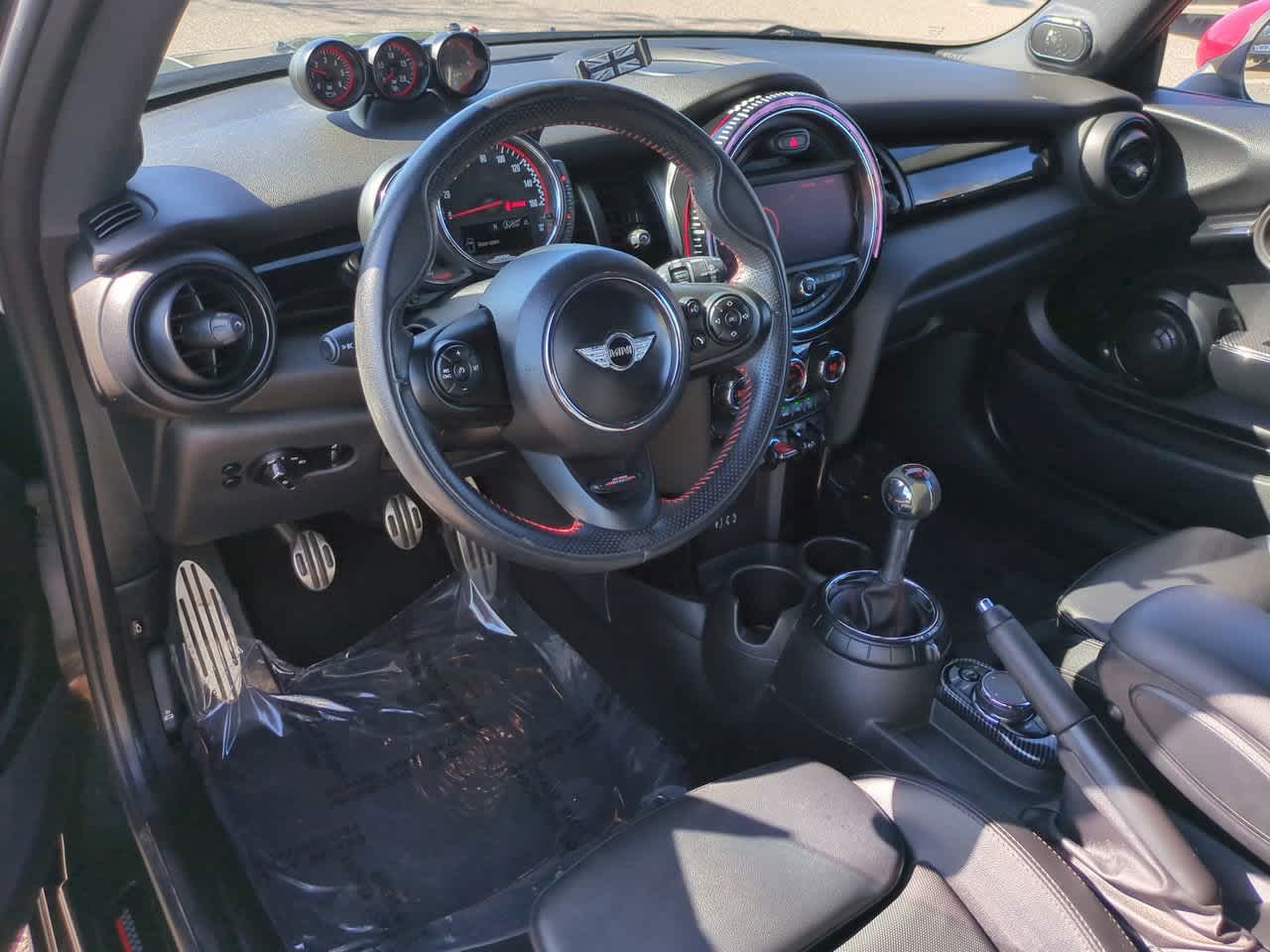 Thumbnail: 2017 MINI Cooper Hardtop - 14