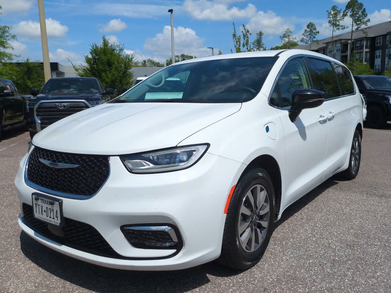 Thumbnail: 2024 Chrysler Pacifica - 2
