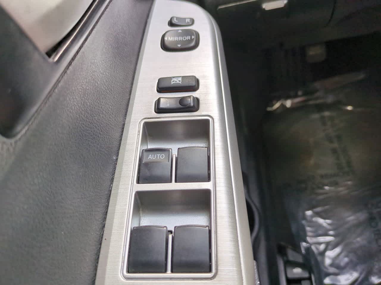 Thumbnail: 2012 Toyota Camry - 20