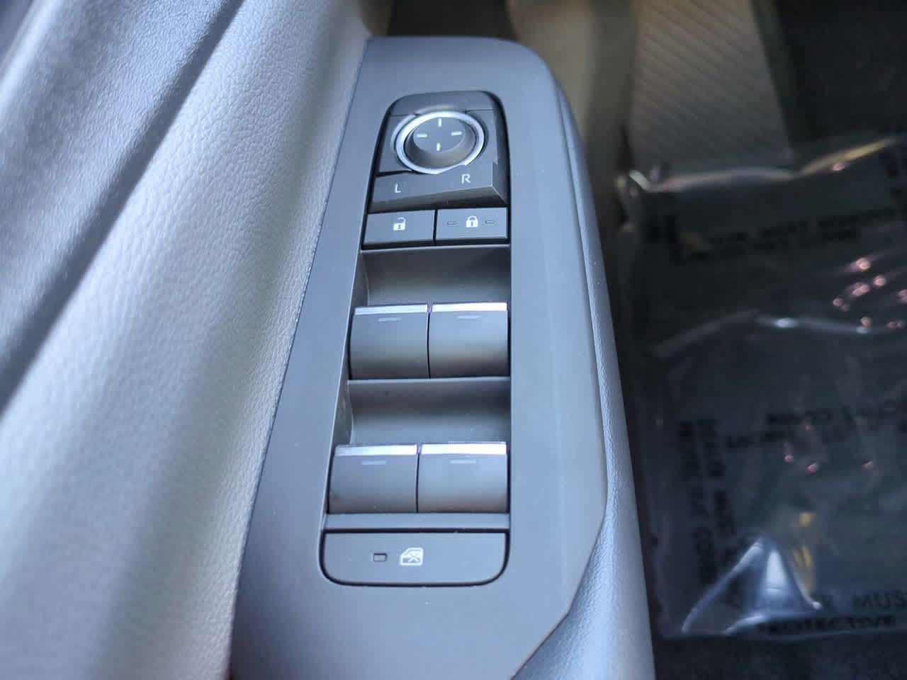 Thumbnail: 2025 Toyota Prius - 21