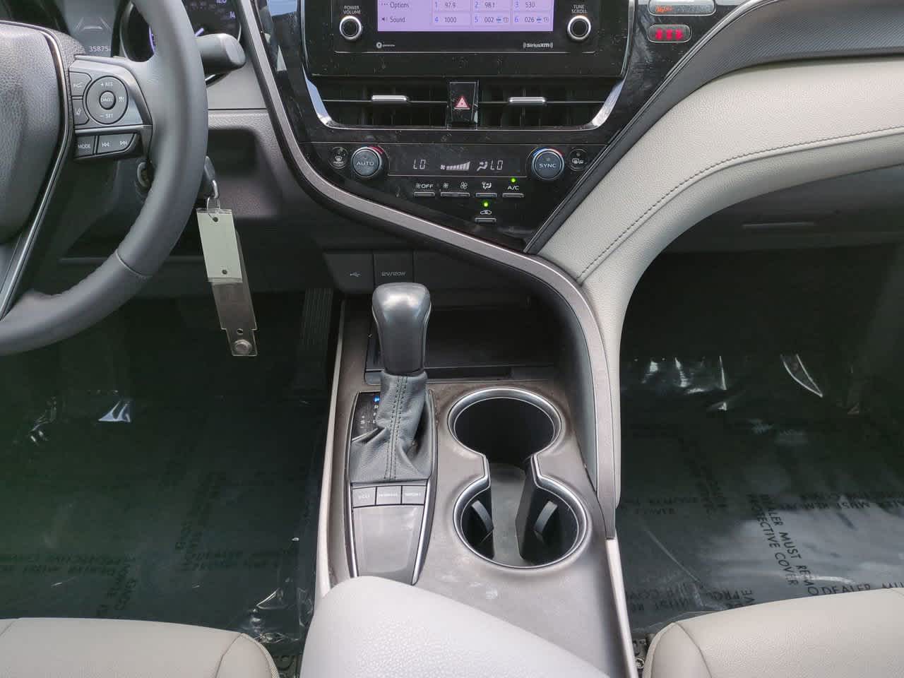 2023 Toyota Camry SE 18