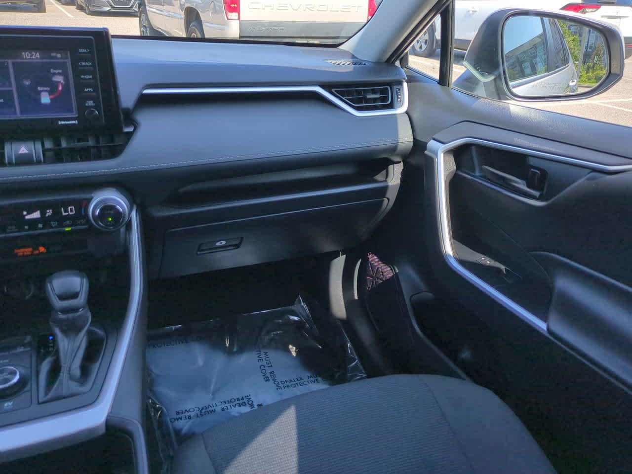 Thumbnail: 2022 Toyota RAV4 - 15