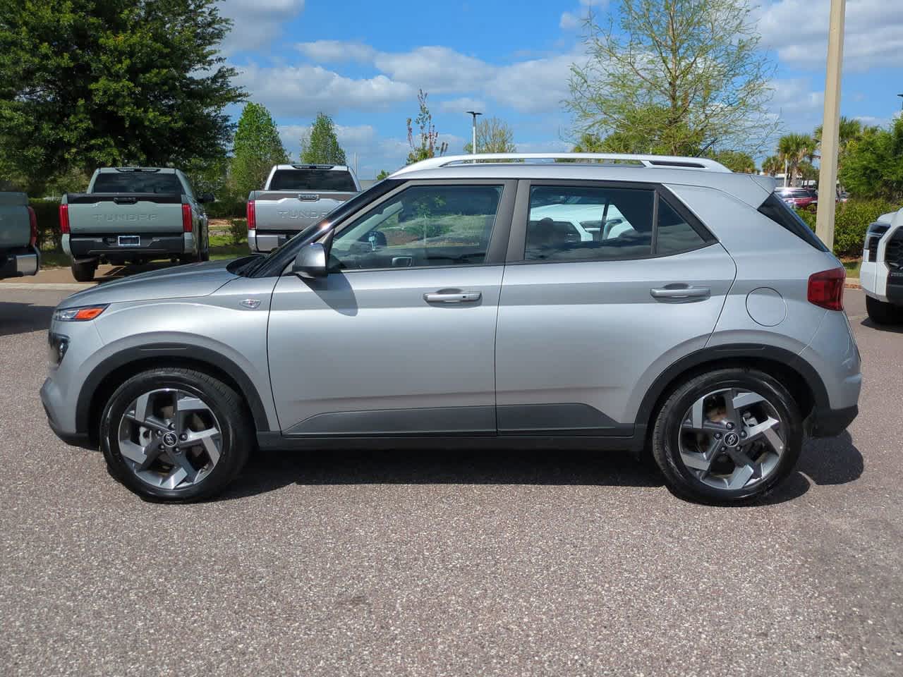 Thumbnail: 2025 Hyundai Venue - 3