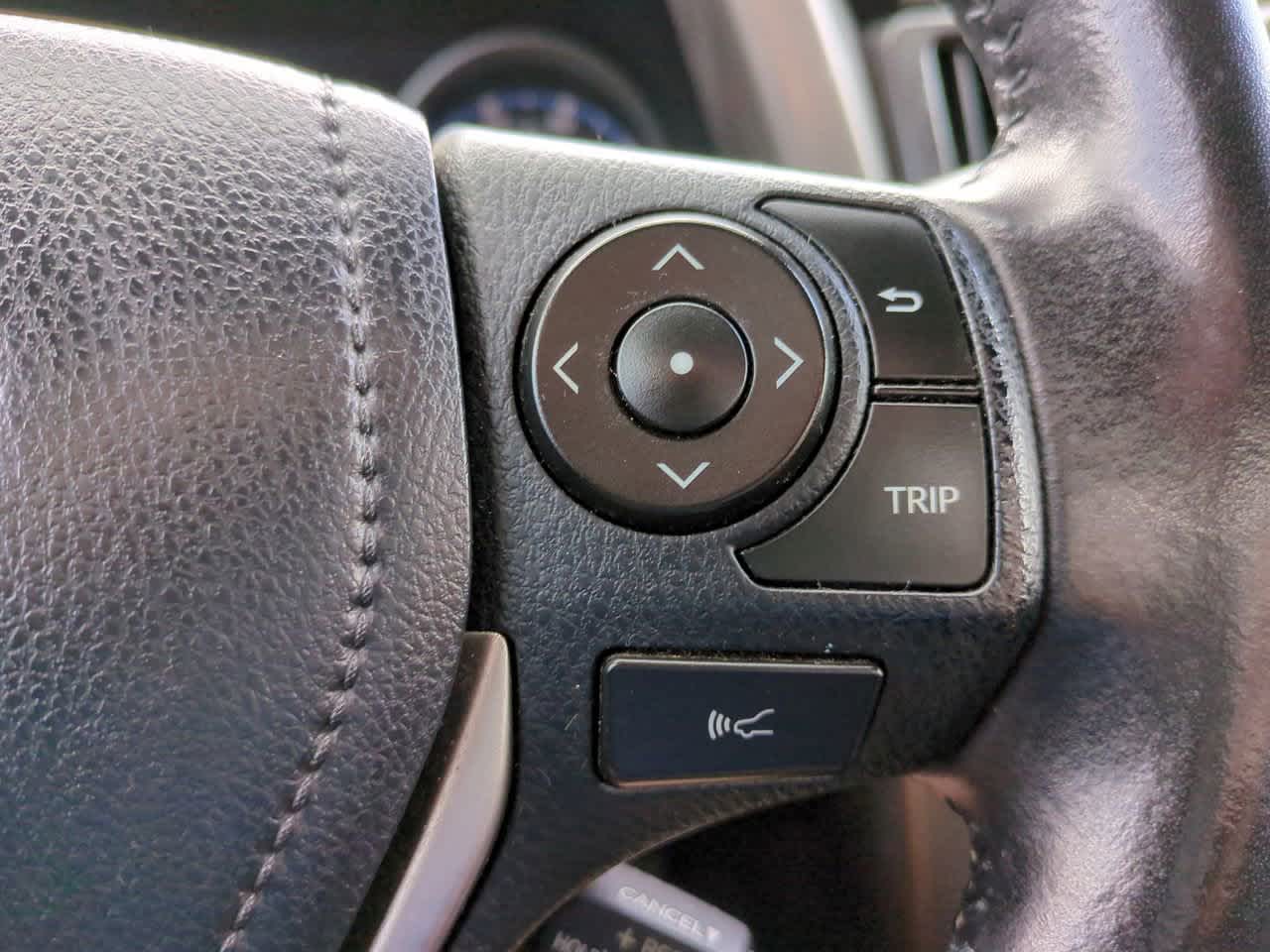 Thumbnail: 2017 Toyota RAV4 - 25