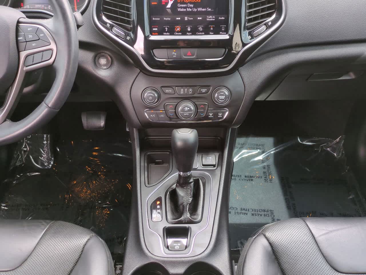 Thumbnail: 2019 Jeep Cherokee - 18