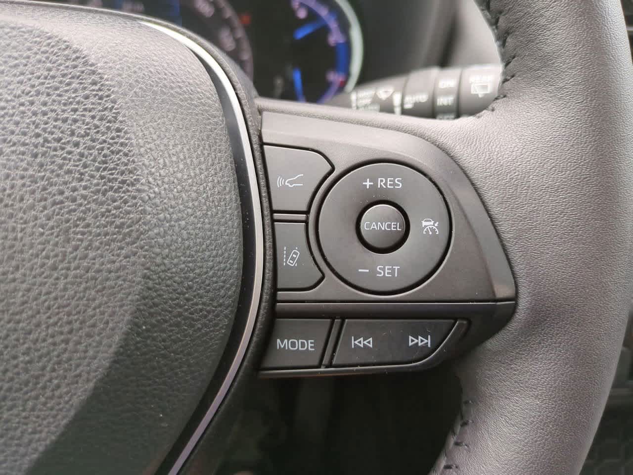 Thumbnail: 2023 Toyota RAV4 - 25