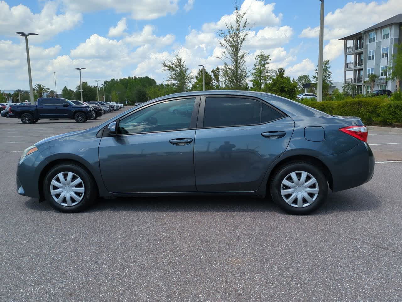 Thumbnail: 2015 Toyota Corolla - 3