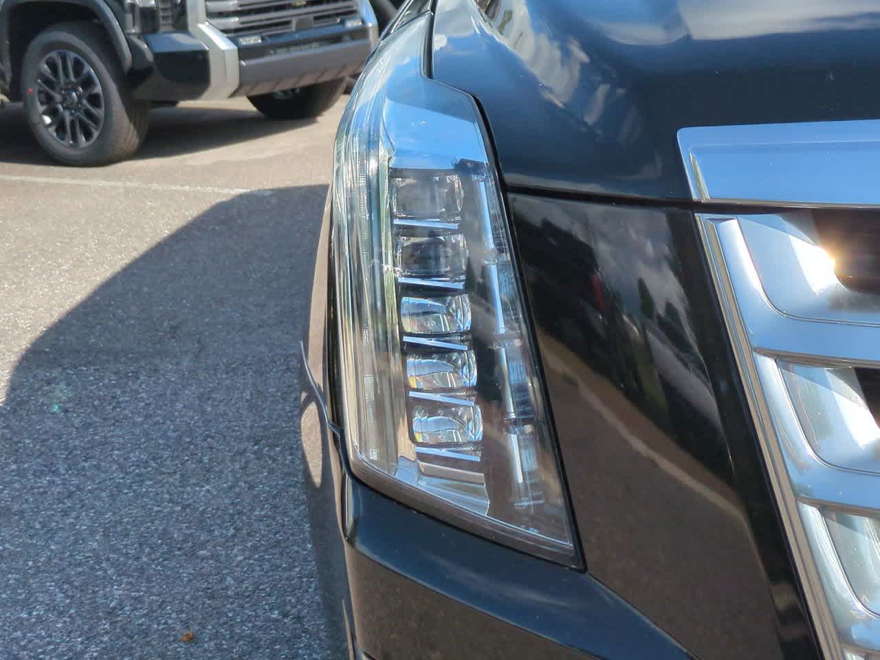 Thumbnail: 2019 Cadillac Escalade - 10