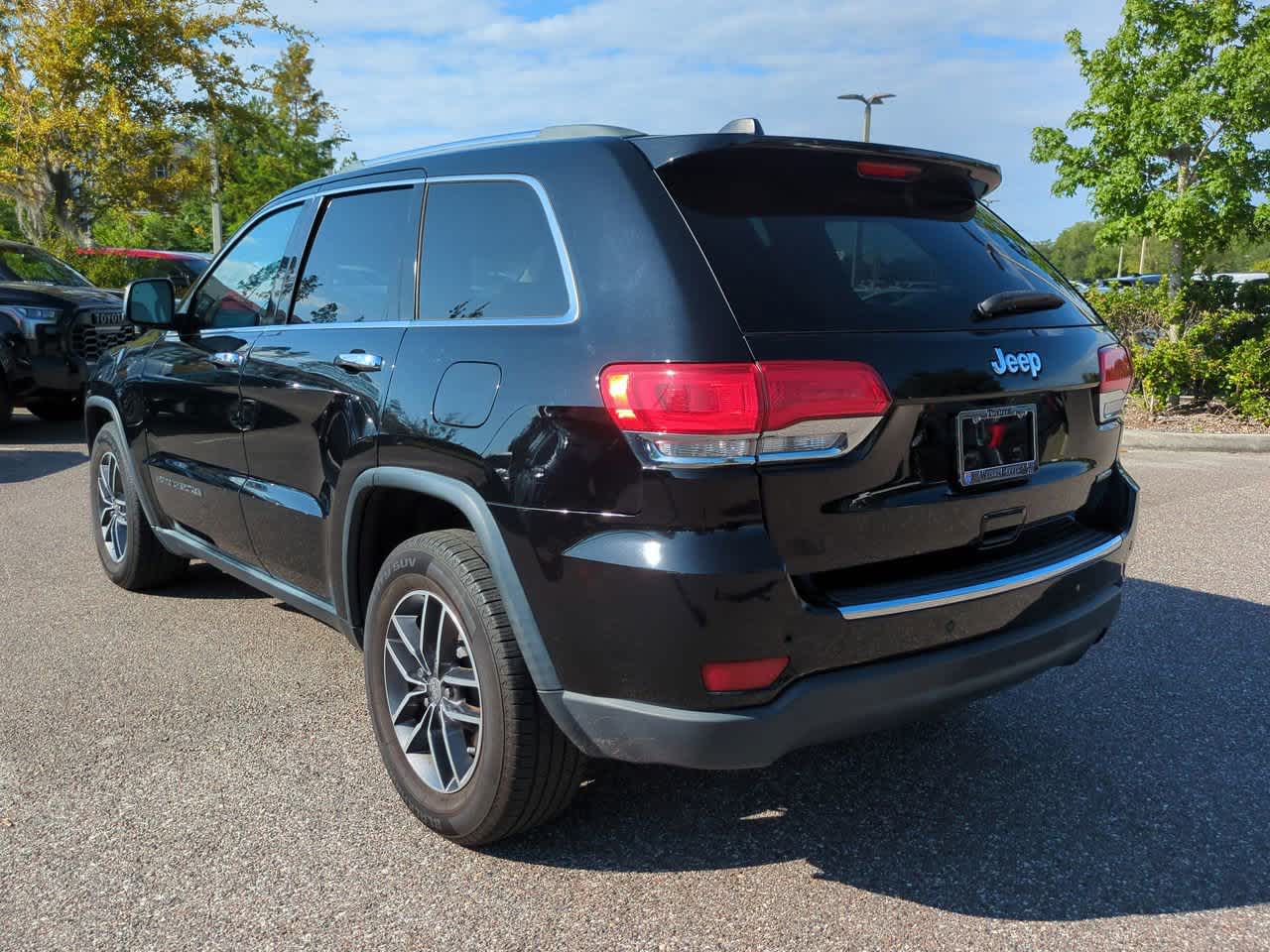 Thumbnail: 2018 Jeep Grand Cherokee - 4