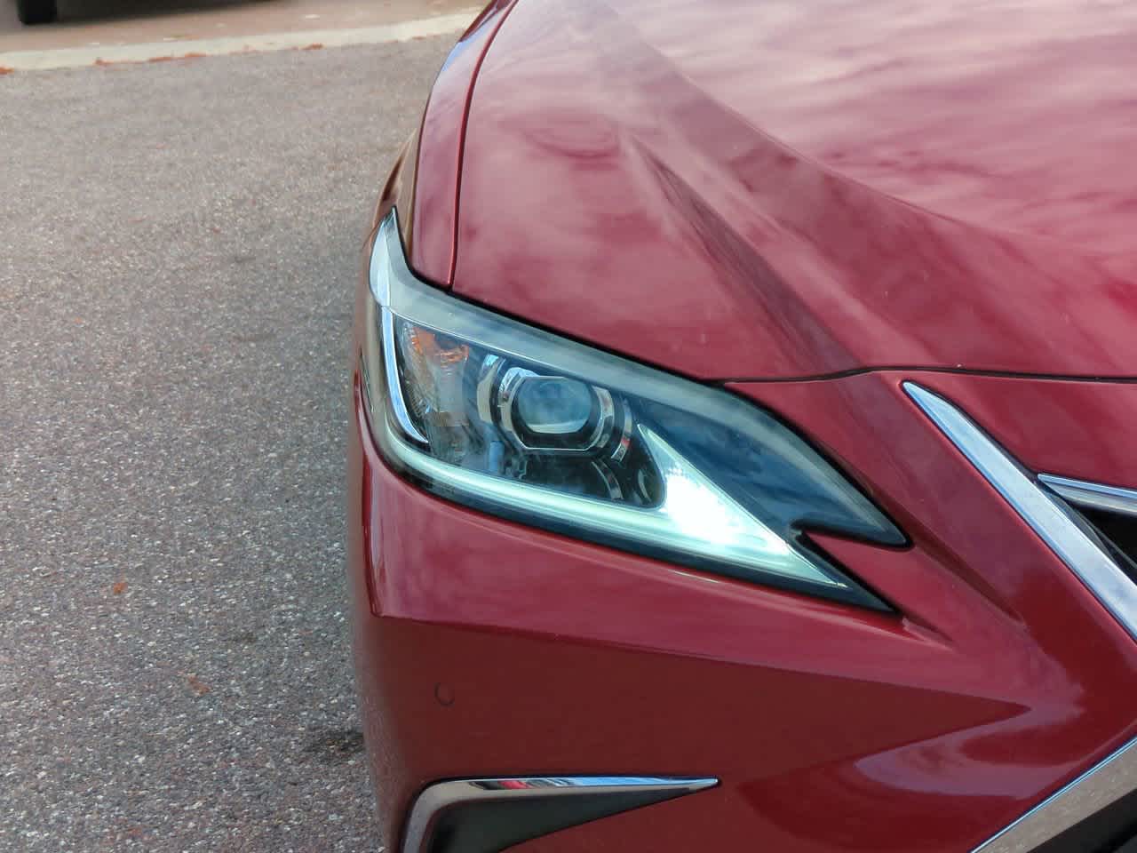 Thumbnail: 2022 Lexus ES - 10