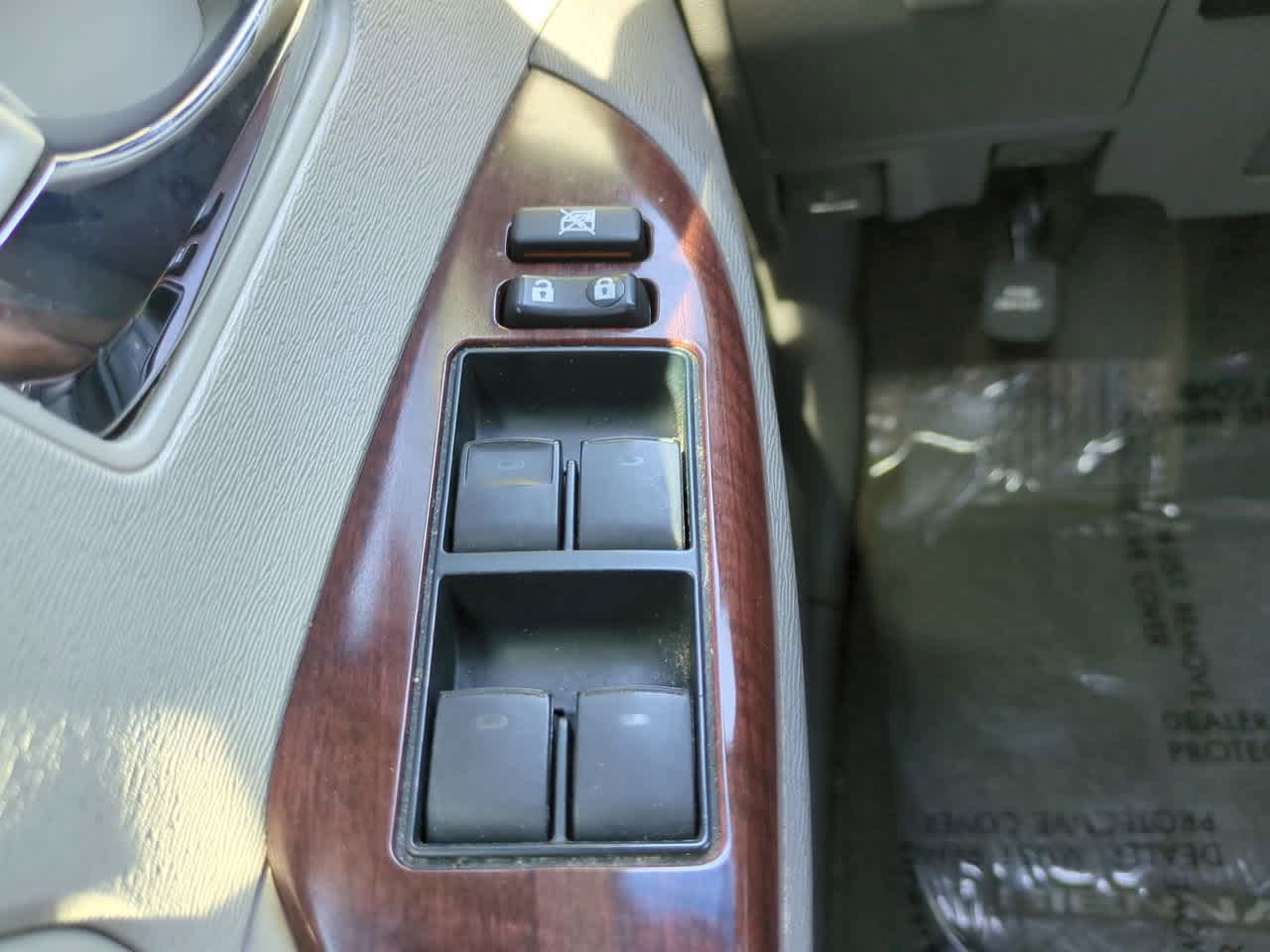 Thumbnail: 2014 Toyota Sienna - 23