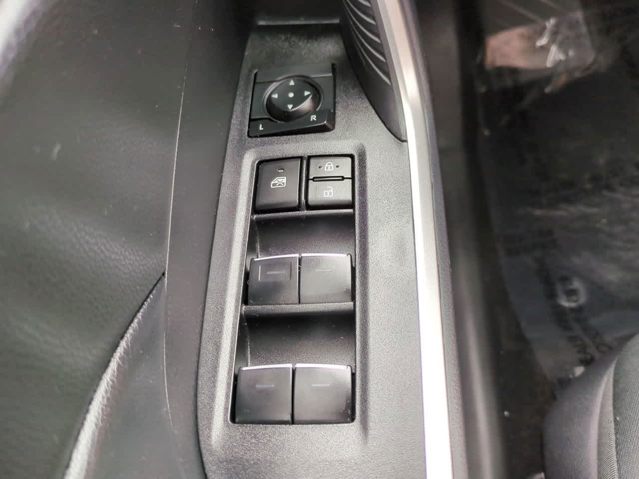 Thumbnail: 2025 Toyota RAV4 - 21