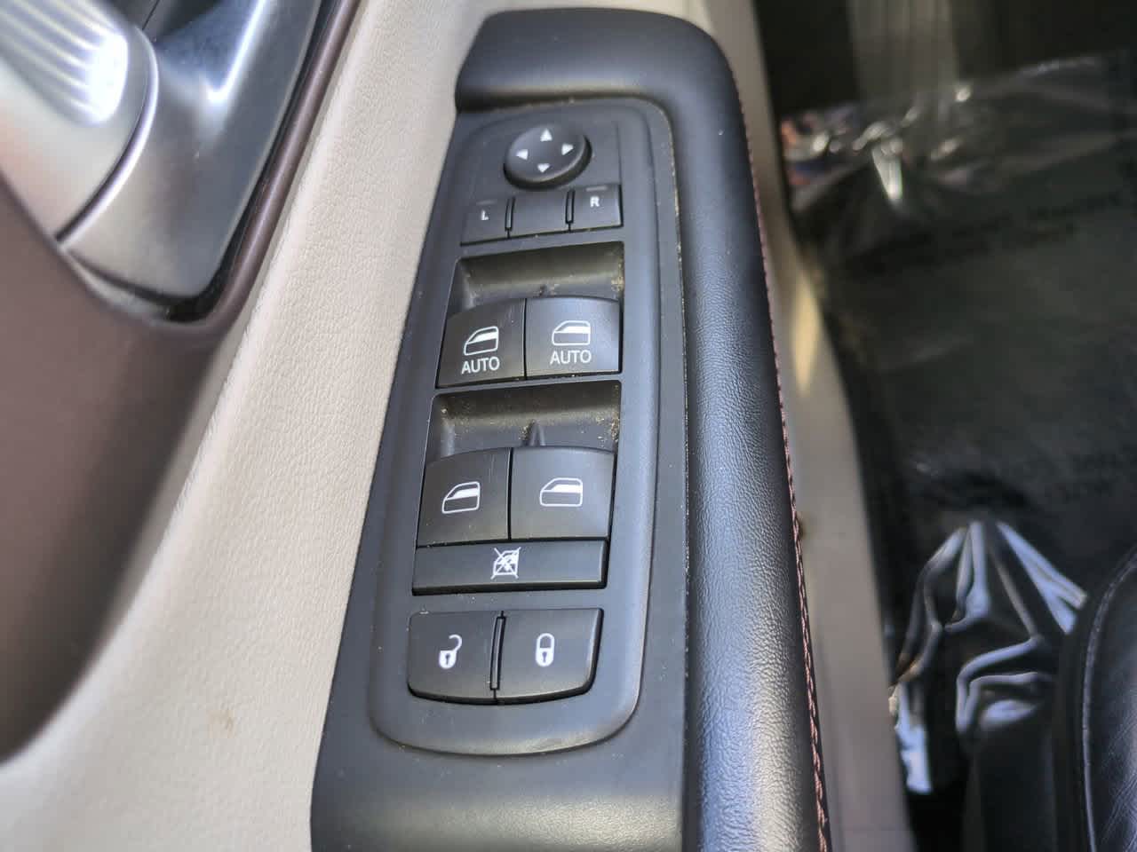 Thumbnail: 2017 Chrysler Pacifica - 22