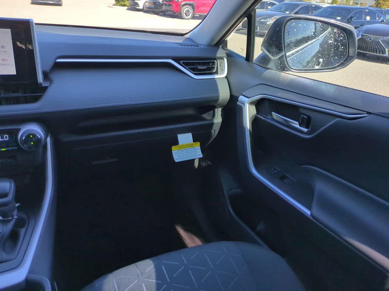 Thumbnail: 2025 Toyota RAV4 - 16