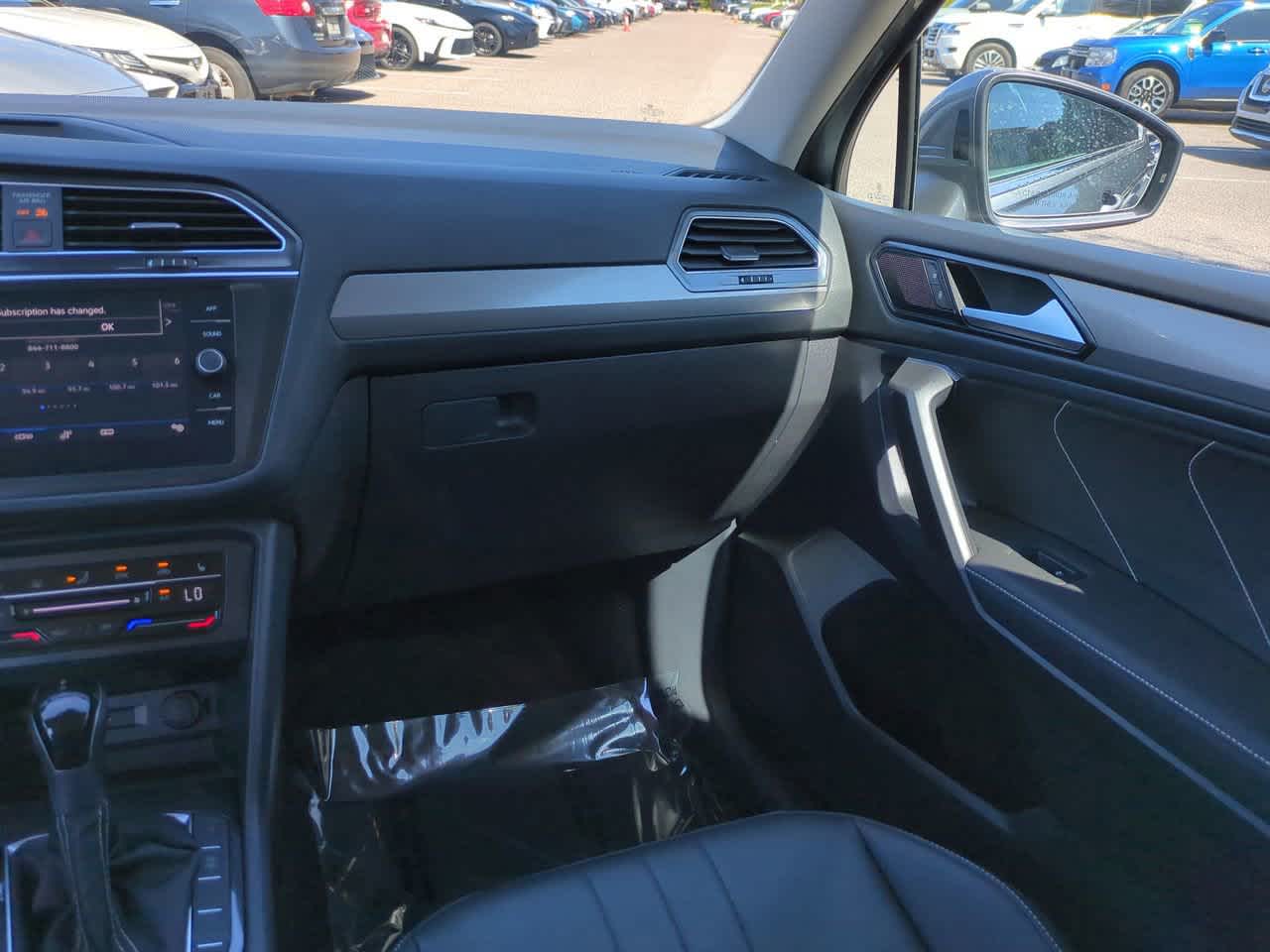 Thumbnail: 2023 Volkswagen Tiguan - 16