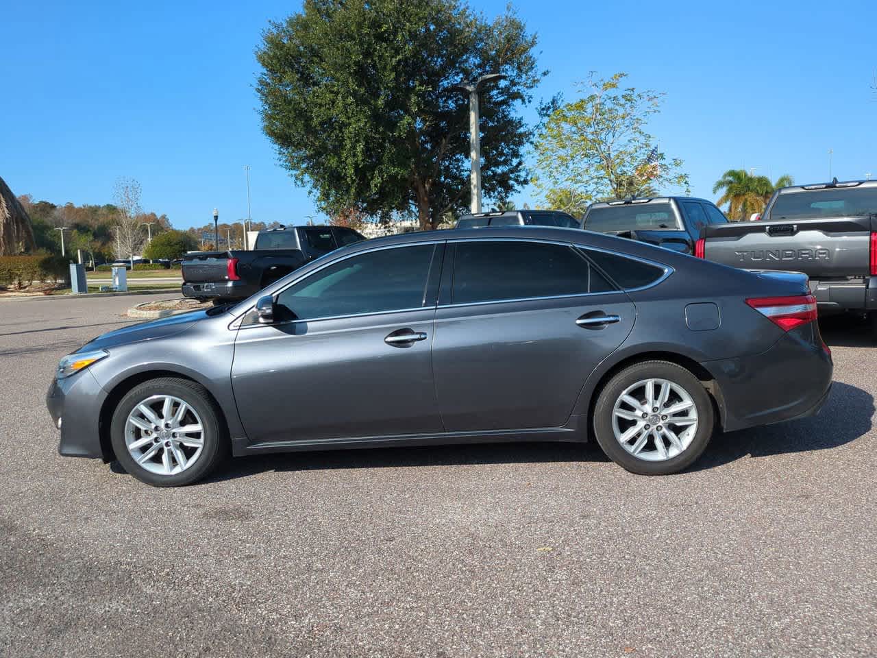 Thumbnail: 2013 Toyota Avalon - 3