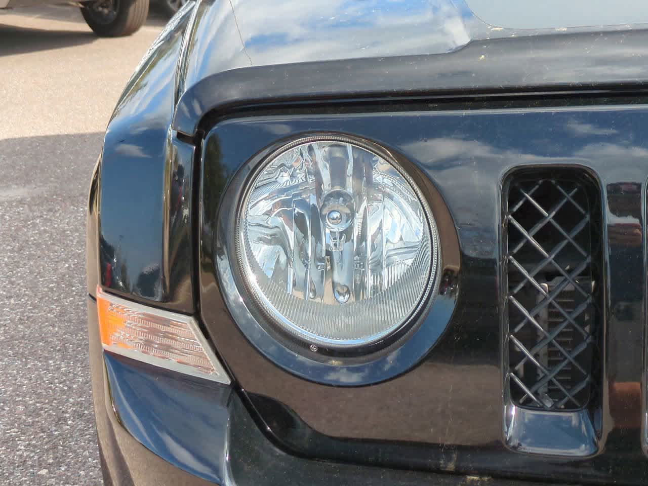 Thumbnail: 2017 Jeep Patriot - 10