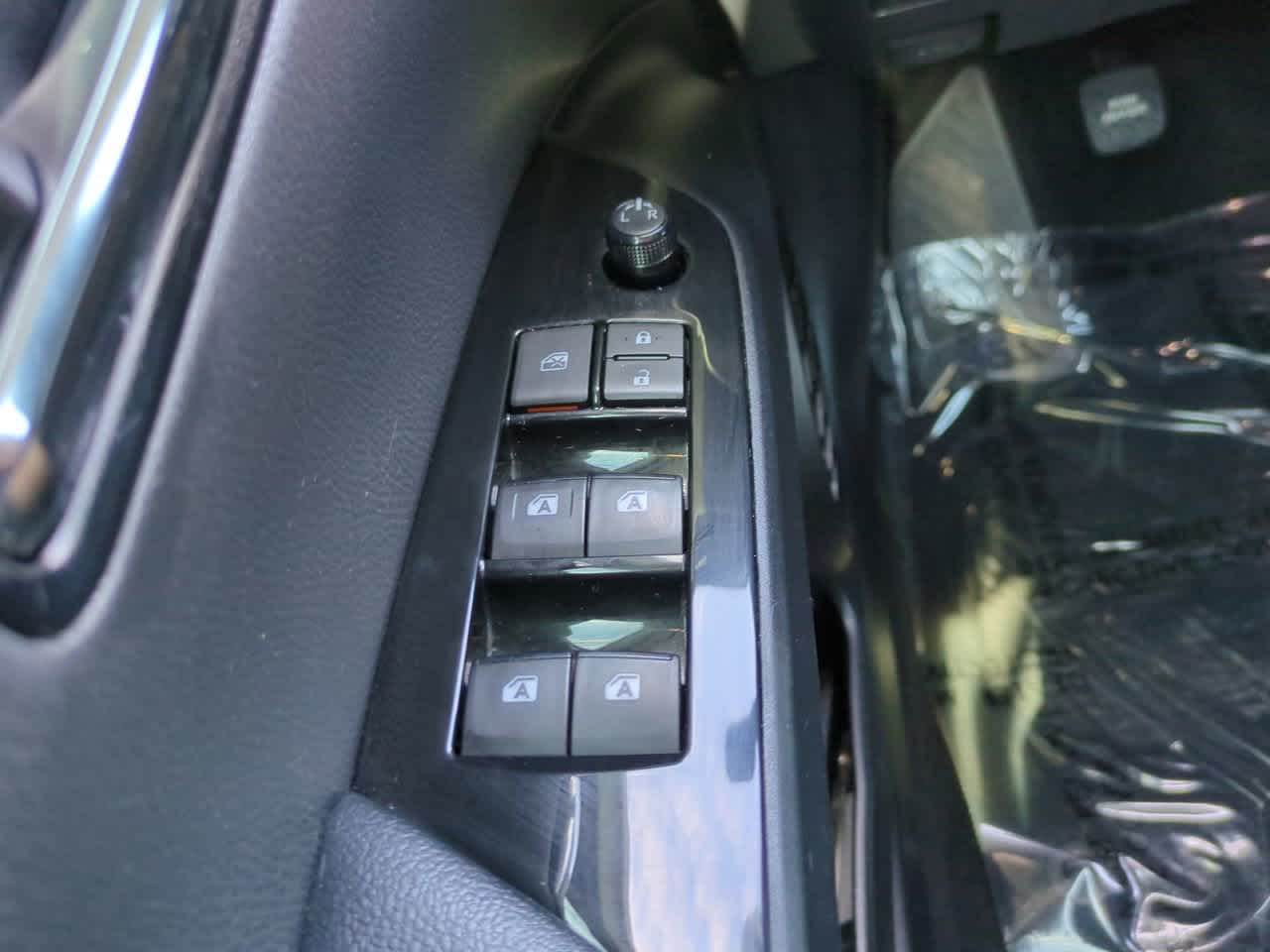 Thumbnail: 2018 Toyota Prius Prime - 22