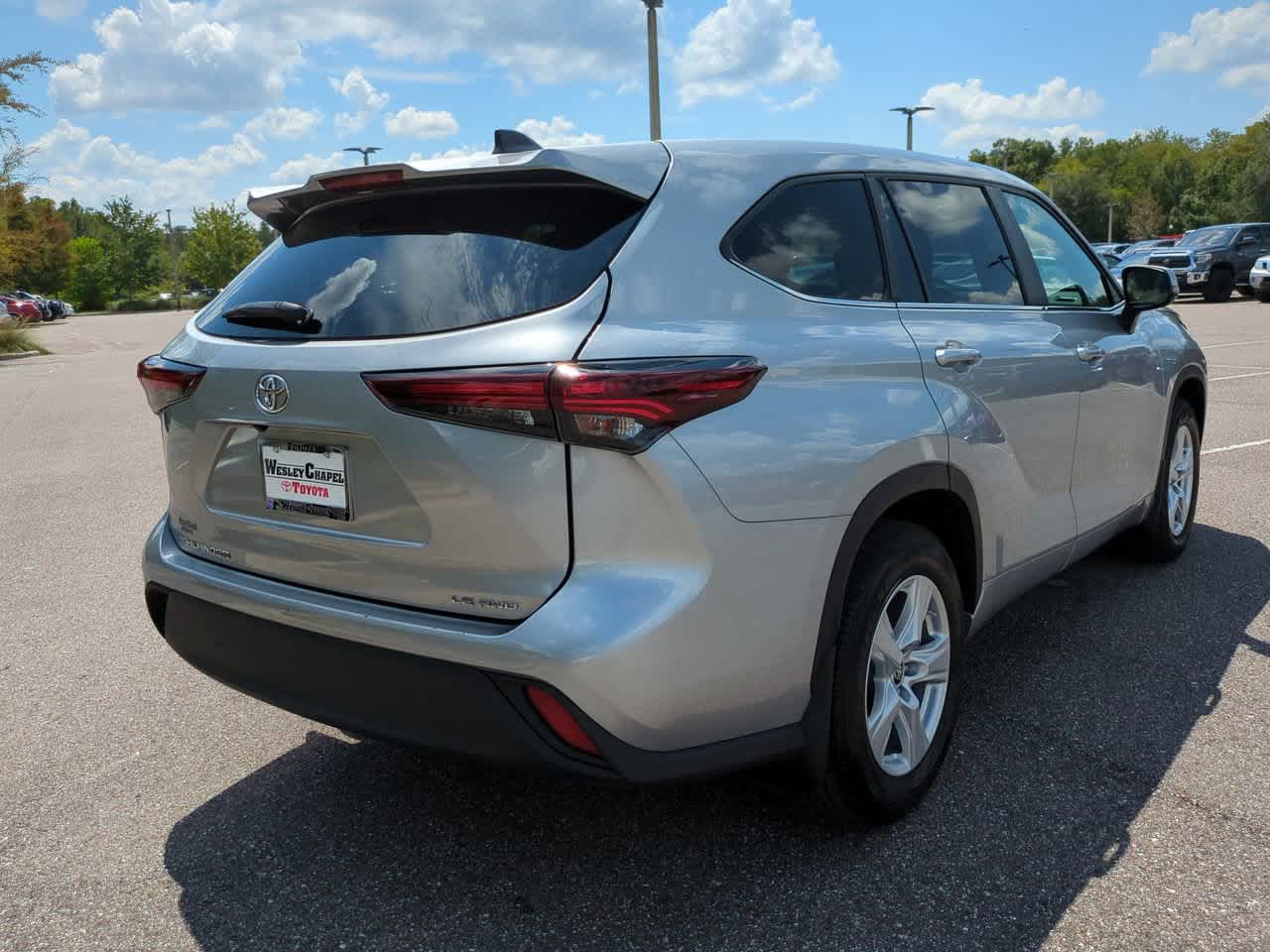 Thumbnail: 2024 Toyota Highlander - 5