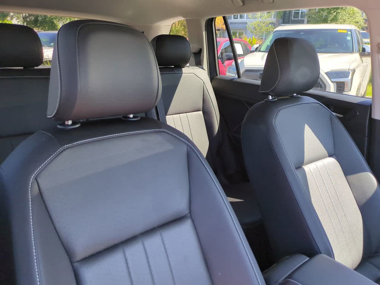 Thumbnail: 2023 Volkswagen Tiguan - 7