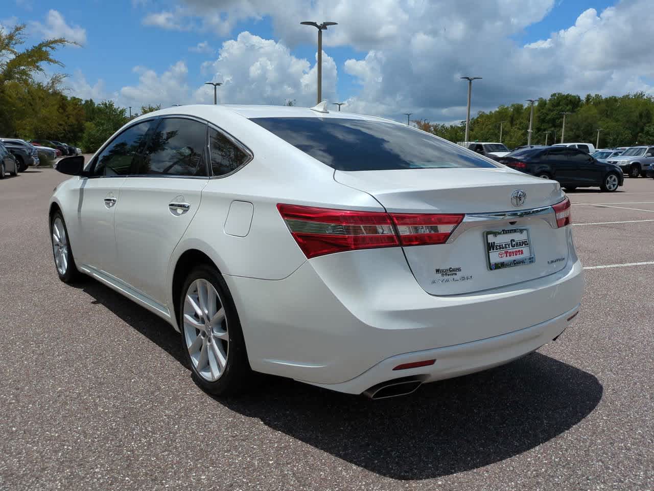 Thumbnail: 2015 Toyota Avalon - 4