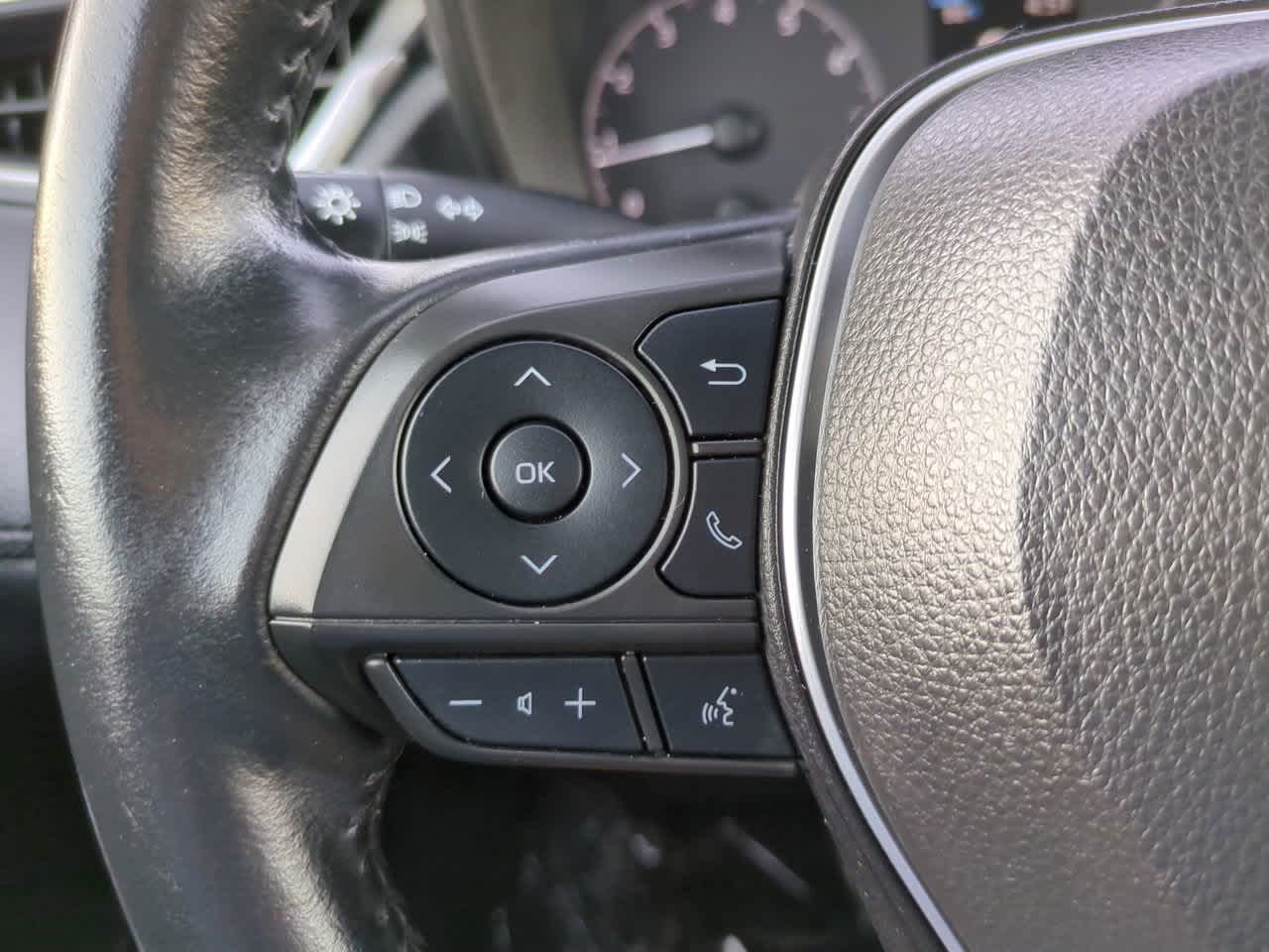 Thumbnail: 2023 Toyota Corolla Cross - 22