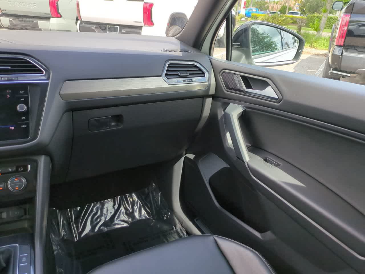 Thumbnail: 2019 Volkswagen Tiguan - 17