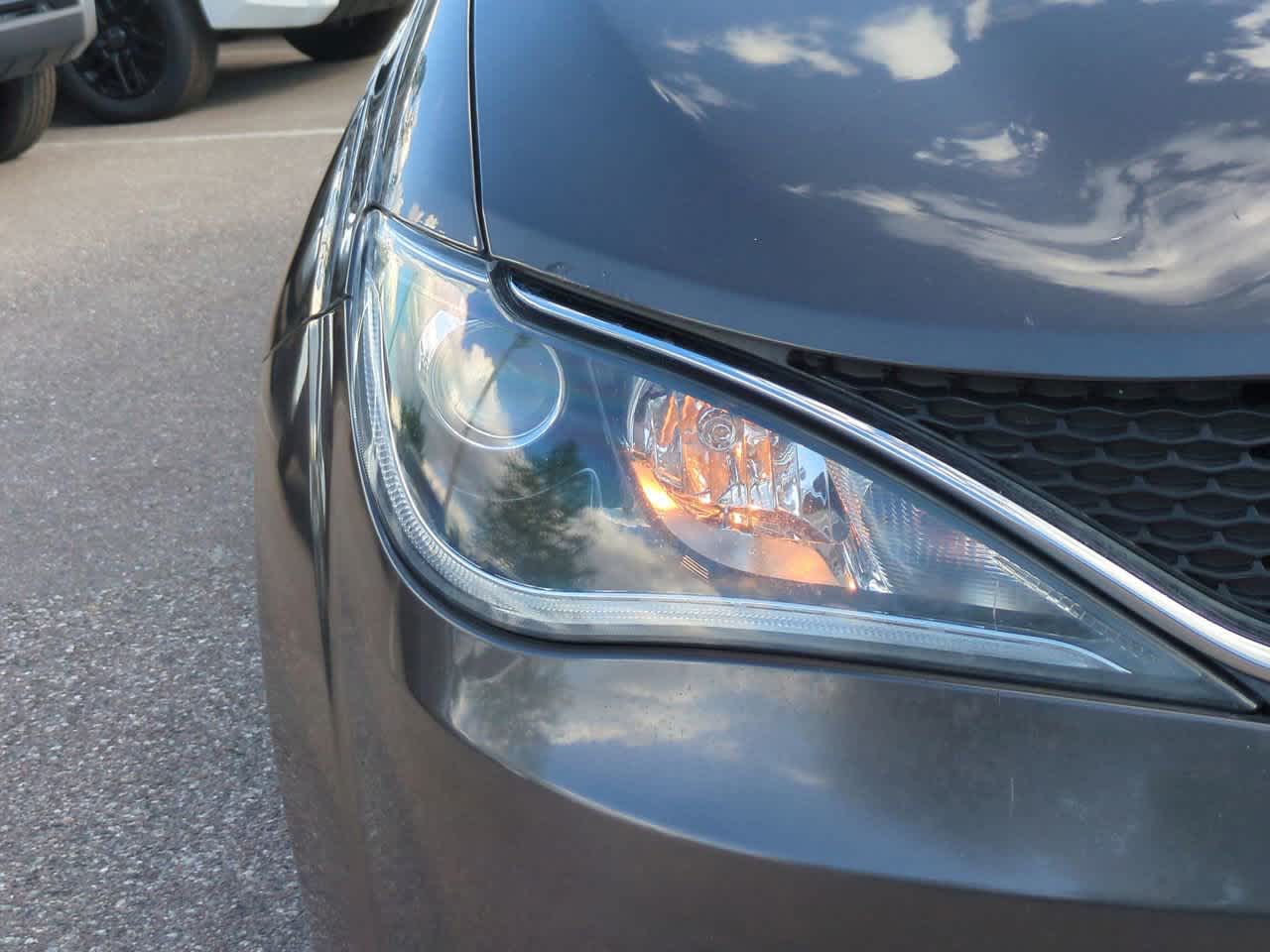 Thumbnail: 2017 Chrysler Pacifica - 10