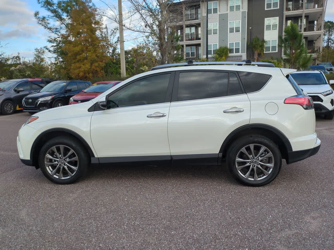 Thumbnail: 2018 Toyota RAV4 - 3