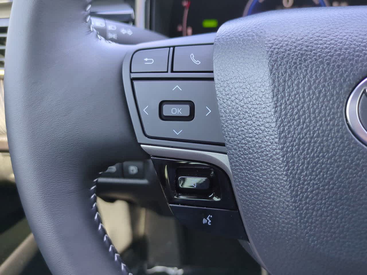 Thumbnail: 2025 Toyota Camry - 23