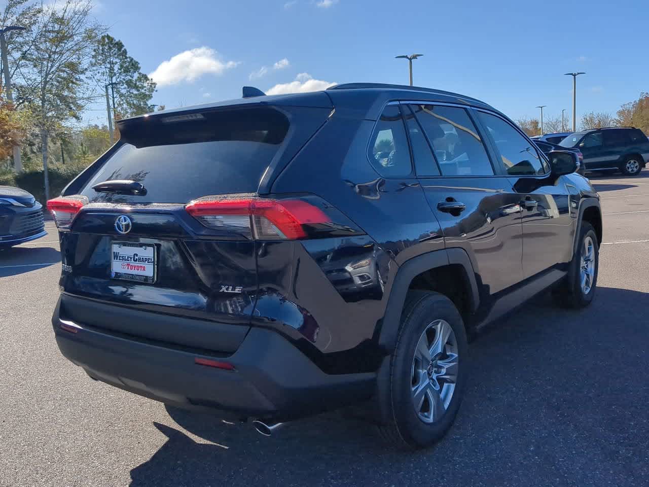 2025 Toyota RAV4 XLE 6