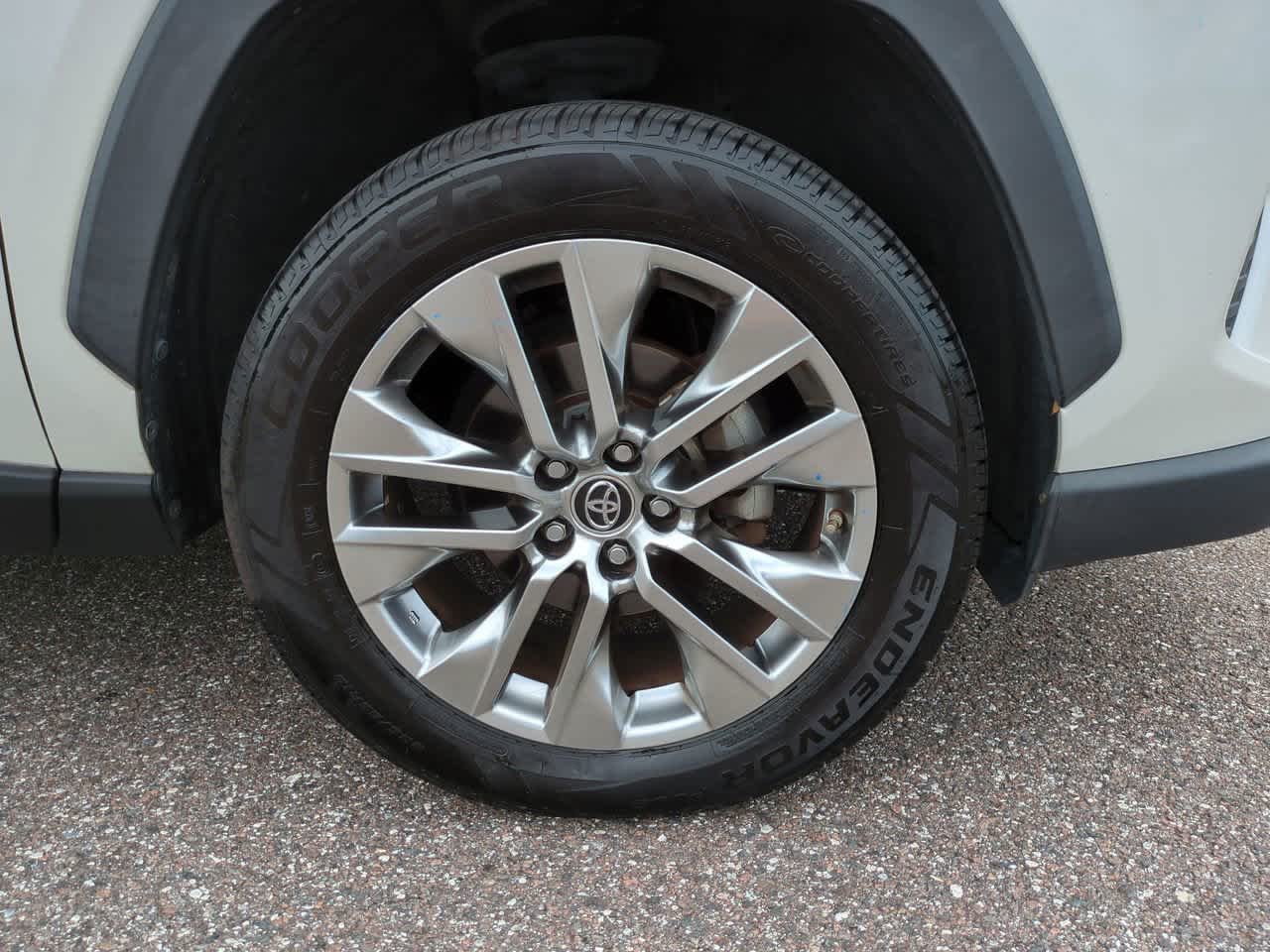 Thumbnail: 2019 Toyota RAV4 - 11