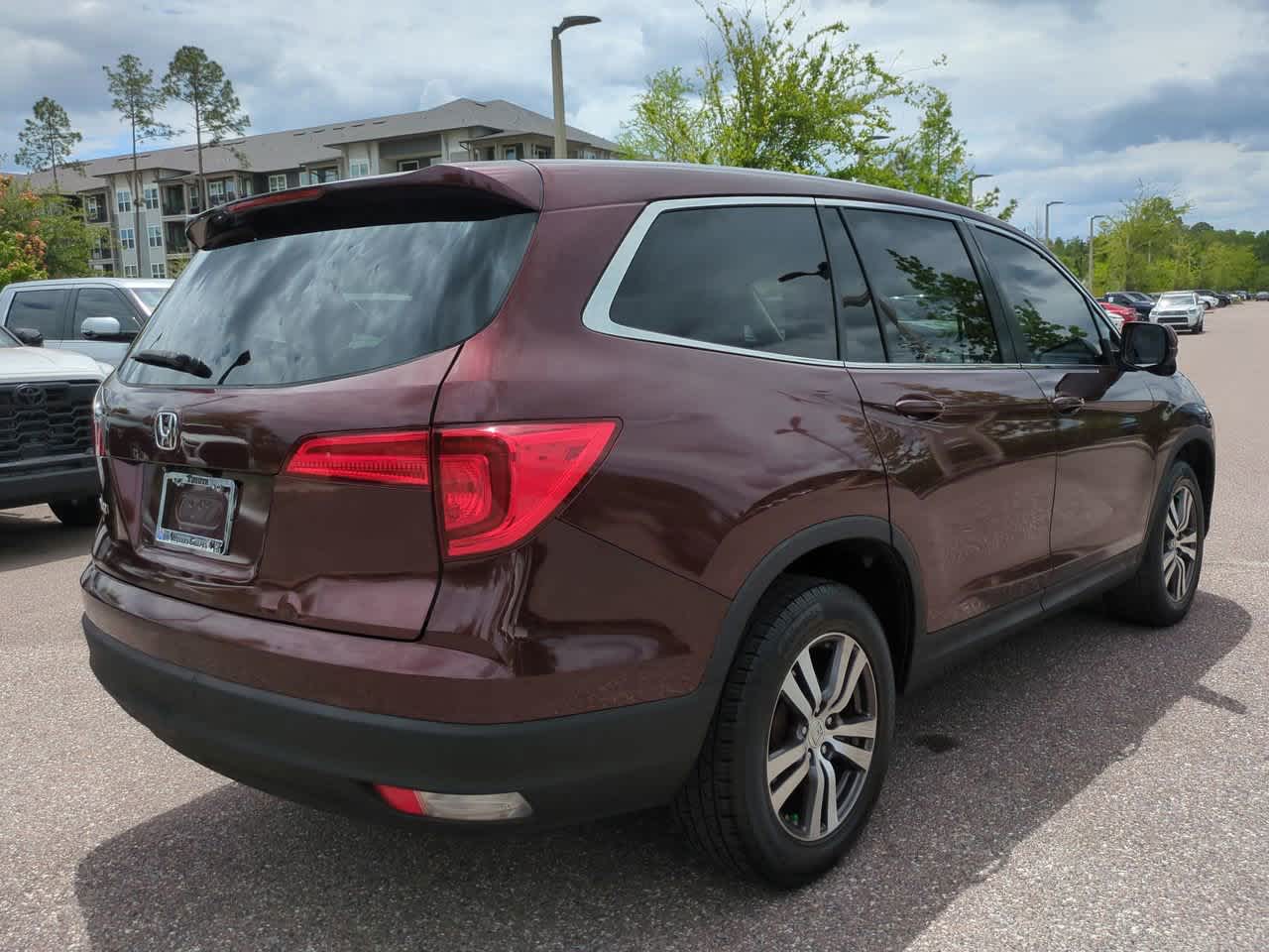 Thumbnail: 2017 Honda Pilot - 6