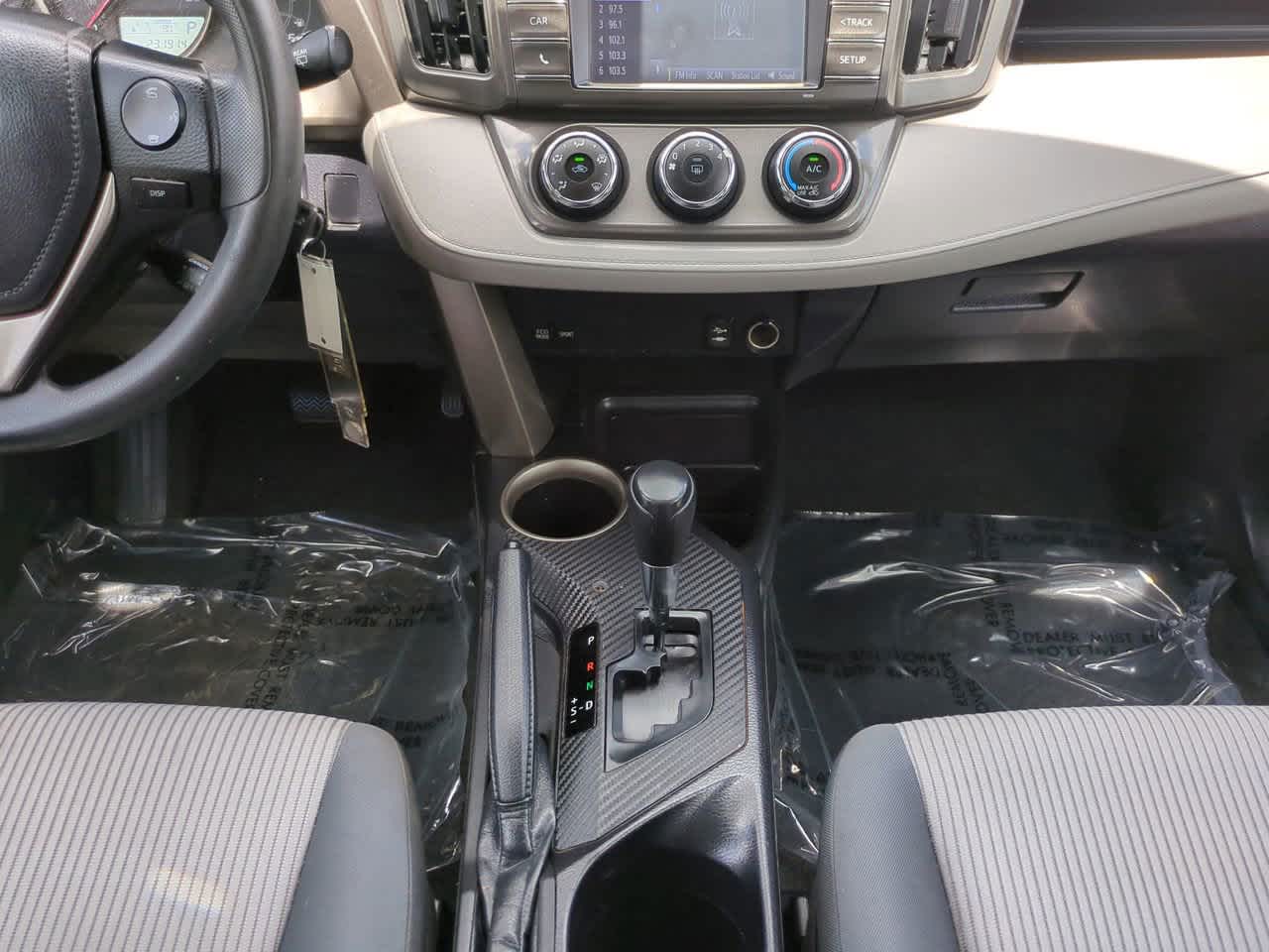 Thumbnail: 2014 Toyota RAV4 - 18