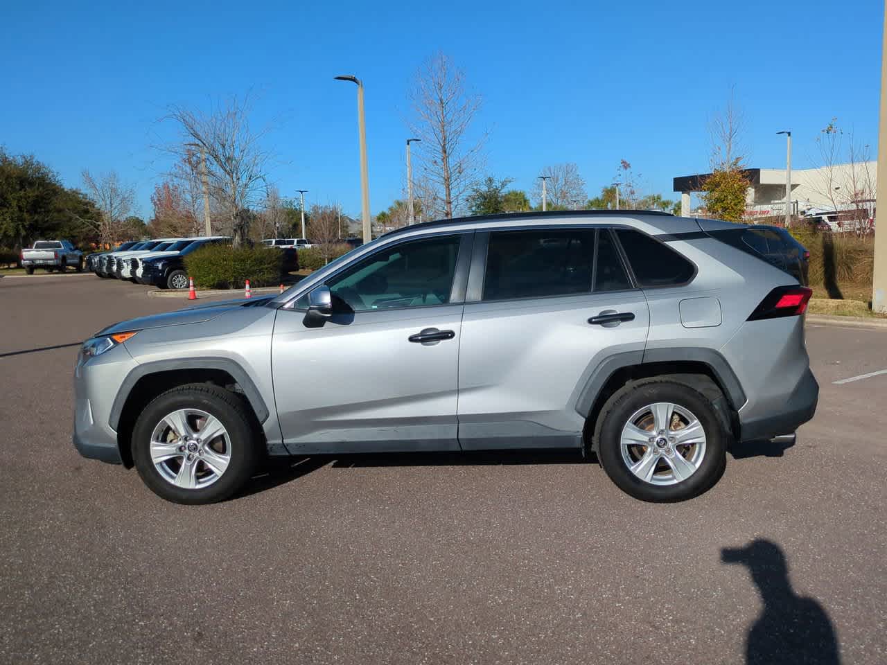 Thumbnail: 2019 Toyota RAV4 - 3