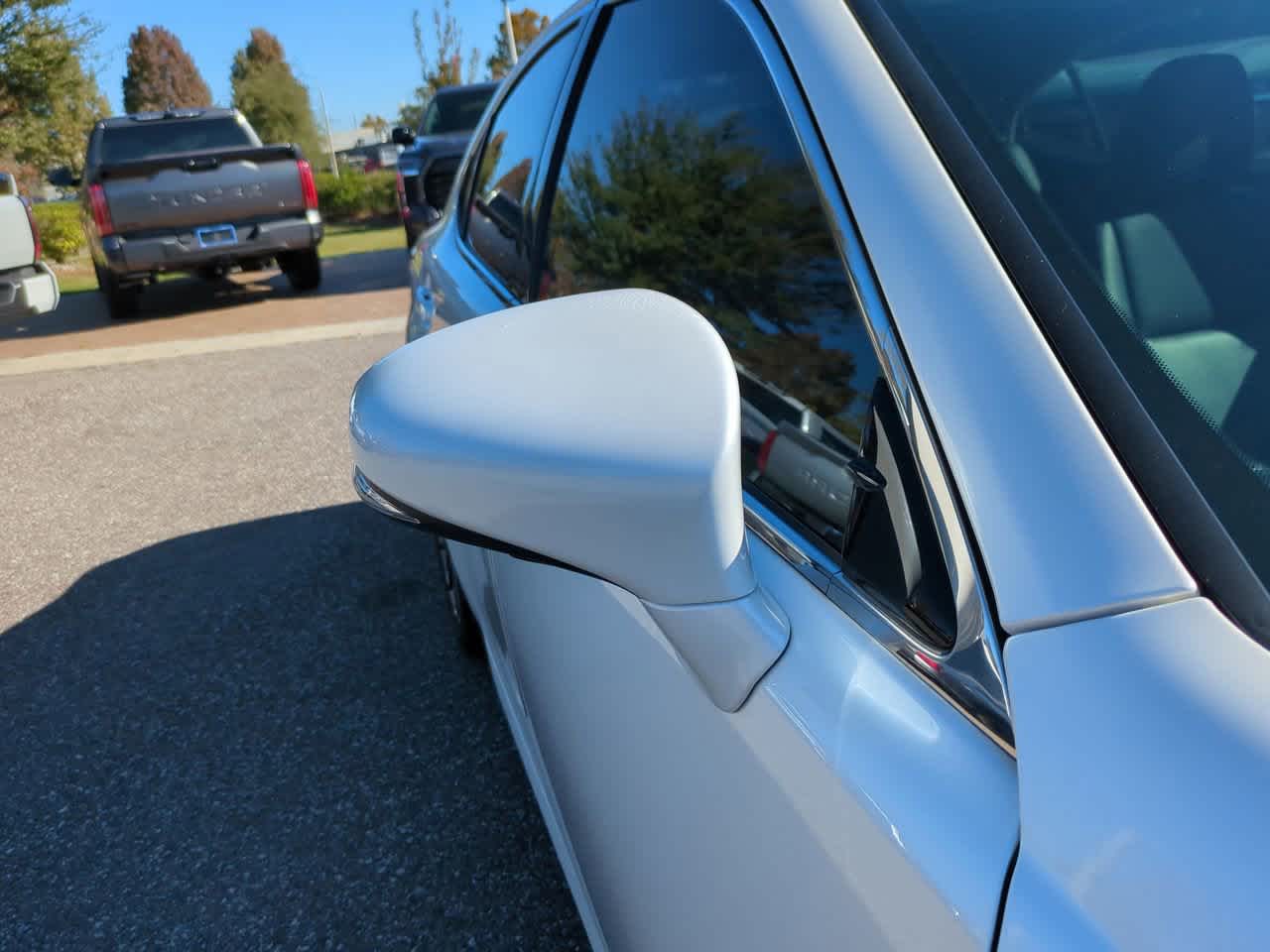 Thumbnail: 2018 Lexus ES - 12