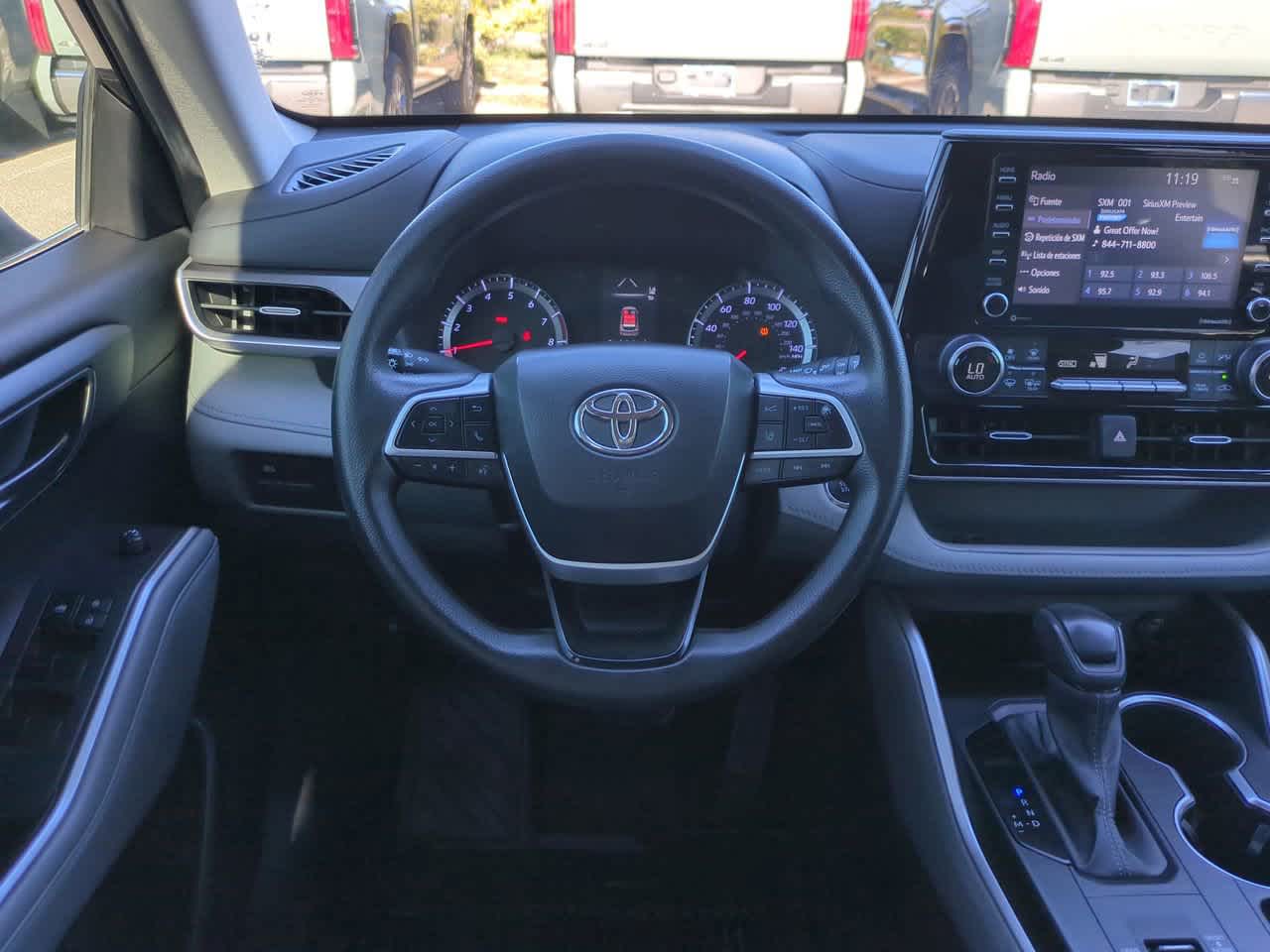 Thumbnail: 2022 Toyota Highlander - 16