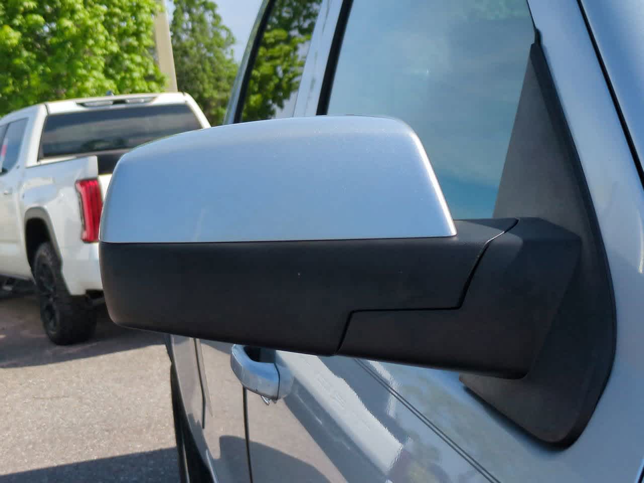 Thumbnail: 2015 Chevrolet Silverado 1500 - 12