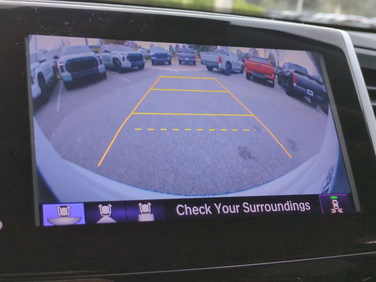 Thumbnail: 2017 Honda Pilot - 21