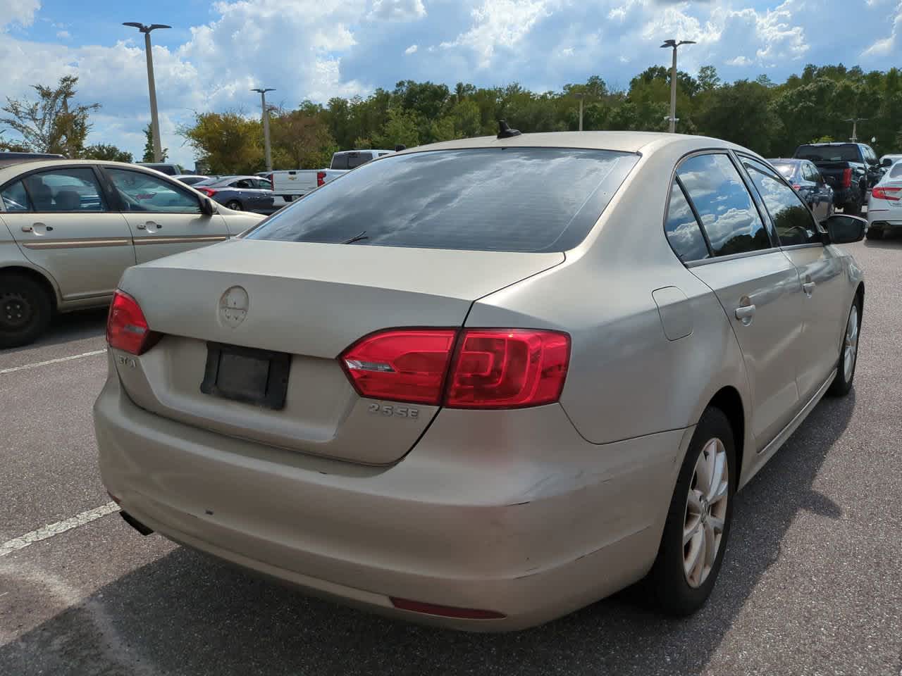 Thumbnail: 2012 Volkswagen Jetta - 6