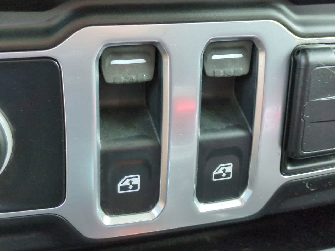 Thumbnail: 2019 Jeep Wrangler - 21