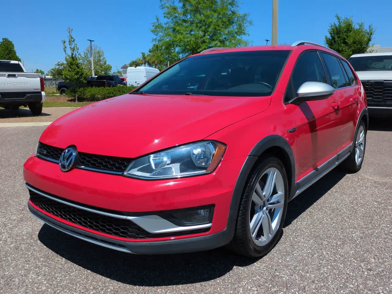 Thumbnail: 2017 Volkswagen Golf - 2