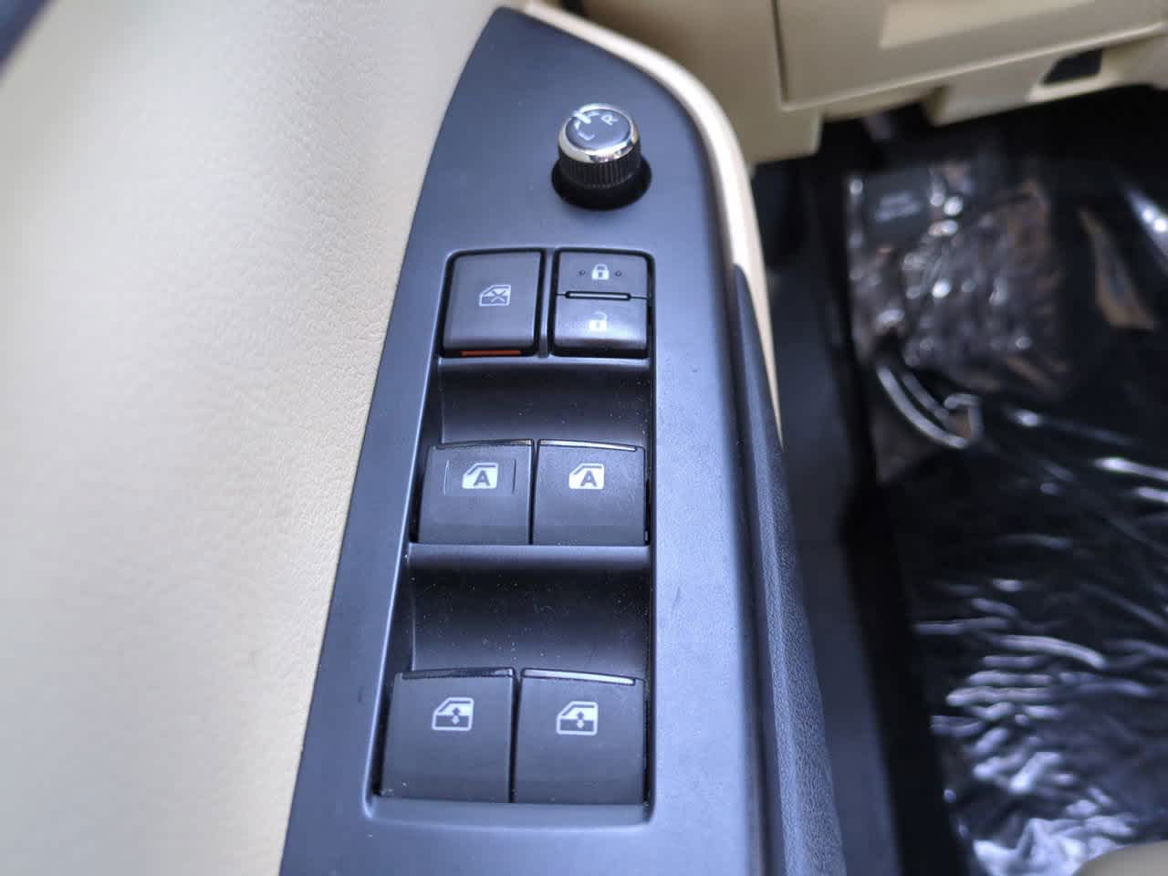 Thumbnail: 2015 Toyota Highlander - 23